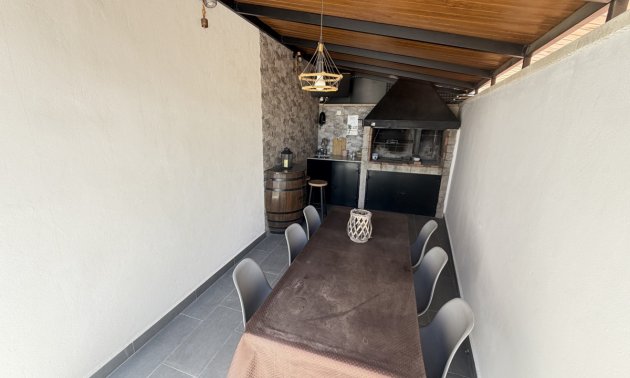 Resale - Villa -
Orihuela Costa - Villamartin