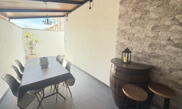 Resale - Villa -
Orihuela Costa - Villamartin