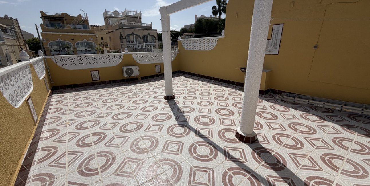 Resale - Bungalow -
San Miguel de Salinas - San Miguel - Town