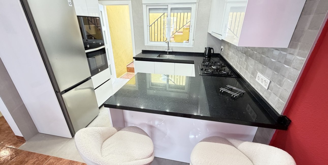 Resale - Bungalow -
San Miguel de Salinas - San Miguel - Town