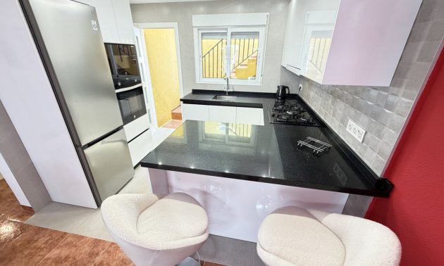 Resale - Bungalow -
San Miguel de Salinas - San Miguel - Town