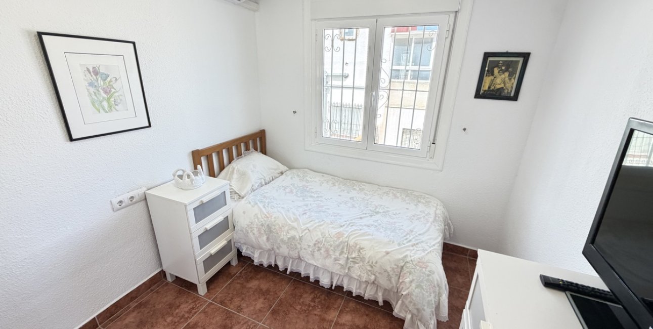Resale - Bungalow -
San Miguel de Salinas - San Miguel - Town