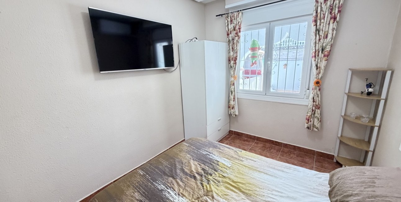 Resale - Bungalow -
San Miguel de Salinas - San Miguel - Town