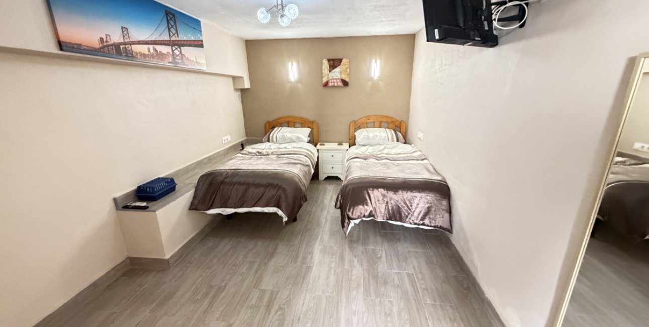 Resale - Bungalow -
San Miguel de Salinas - San Miguel - Town