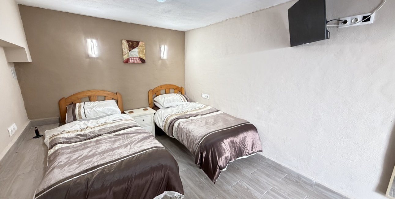 Resale - Bungalow -
San Miguel de Salinas - San Miguel - Town