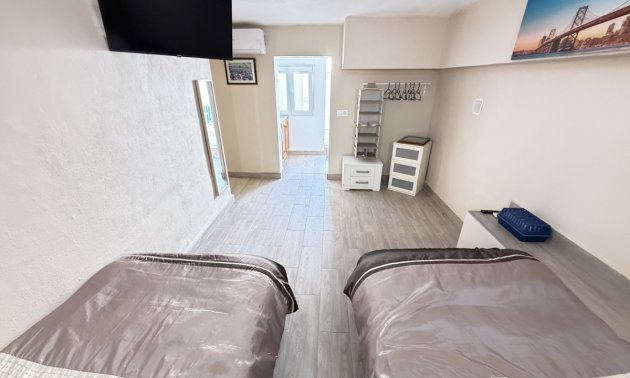 Resale - Bungalow -
San Miguel de Salinas - San Miguel - Town