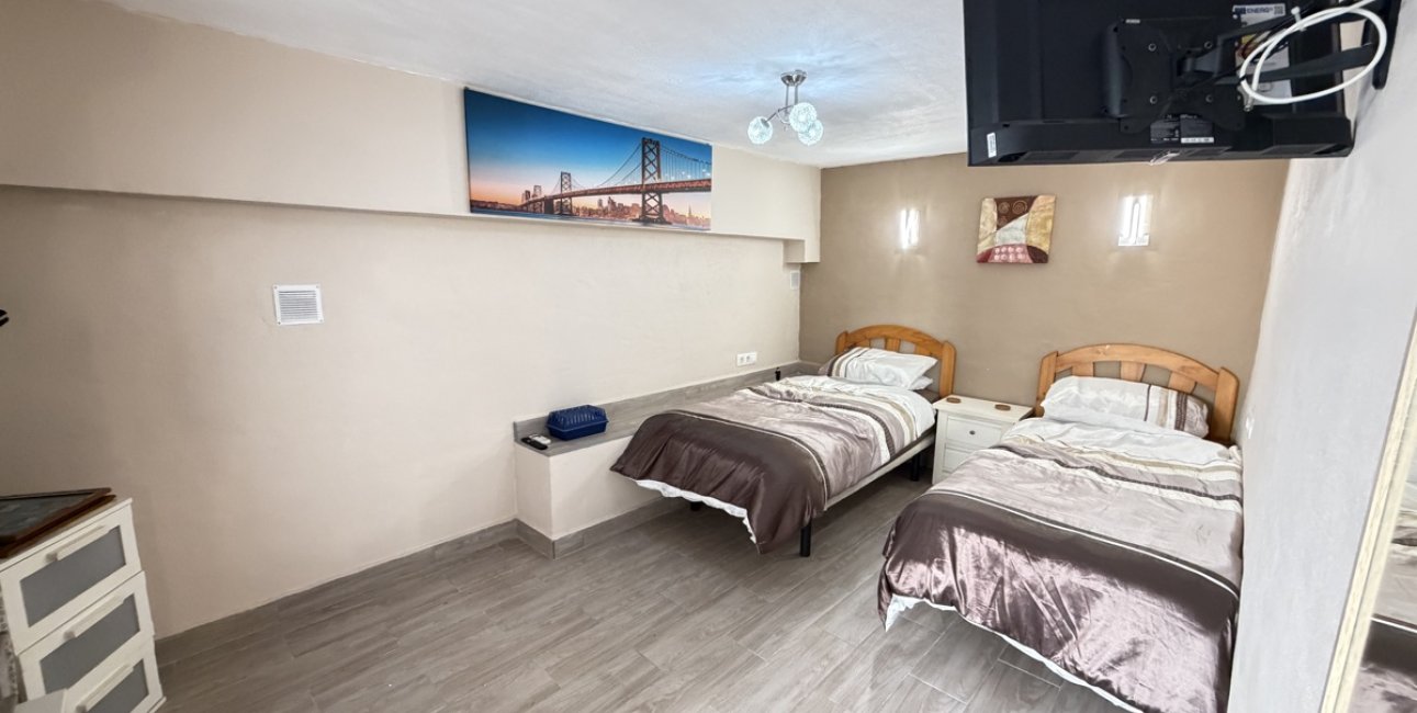 Resale - Bungalow -
San Miguel de Salinas - San Miguel - Town