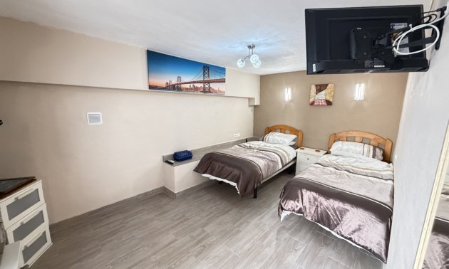 Resale - Bungalow -
San Miguel de Salinas - San Miguel - Town