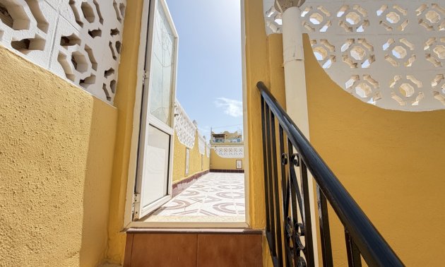 Resale - Bungalow -
San Miguel de Salinas - San Miguel - Town