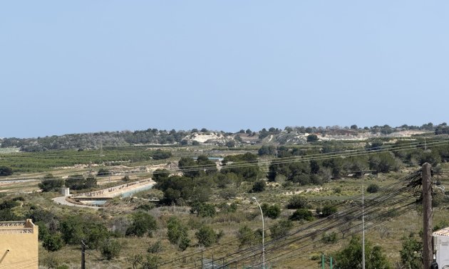 Resale - Bungalow -
San Miguel de Salinas - San Miguel - Town