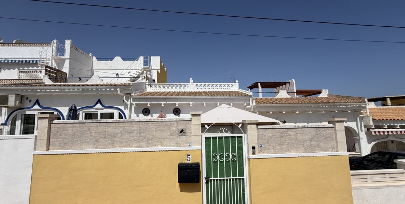 Resale - Bungalow -
San Miguel de Salinas - San Miguel - Town