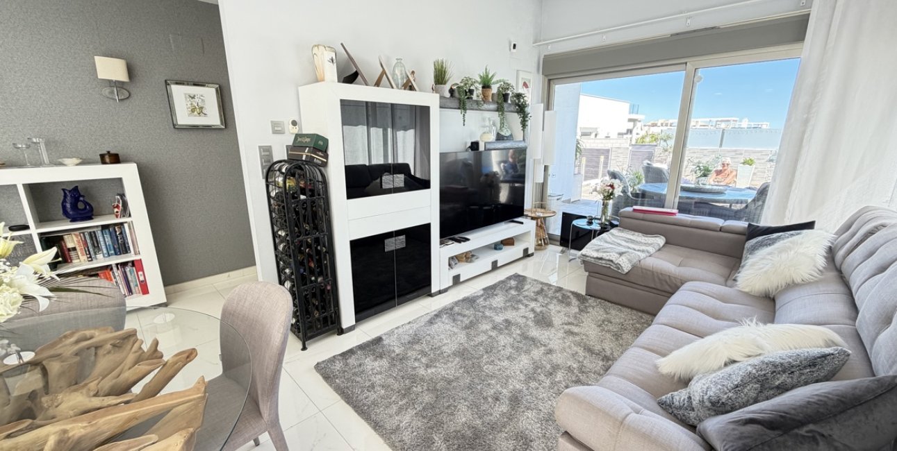 Resale - Villa -
Orihuela Costa - Villamartin