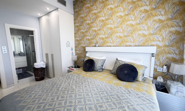 Resale - Villa -
Orihuela Costa - Villamartin