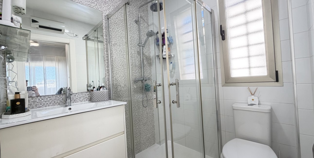 Resale - Villa -
Orihuela Costa - Villamartin