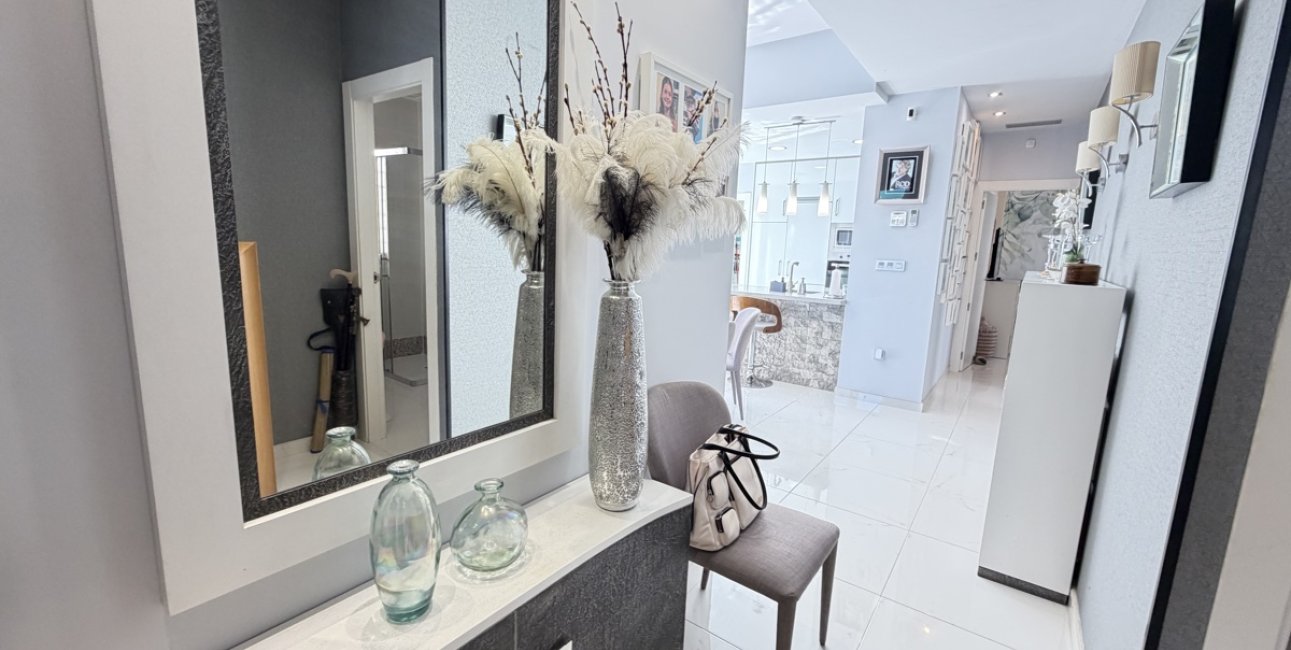 Resale - Villa -
Orihuela Costa - Villamartin