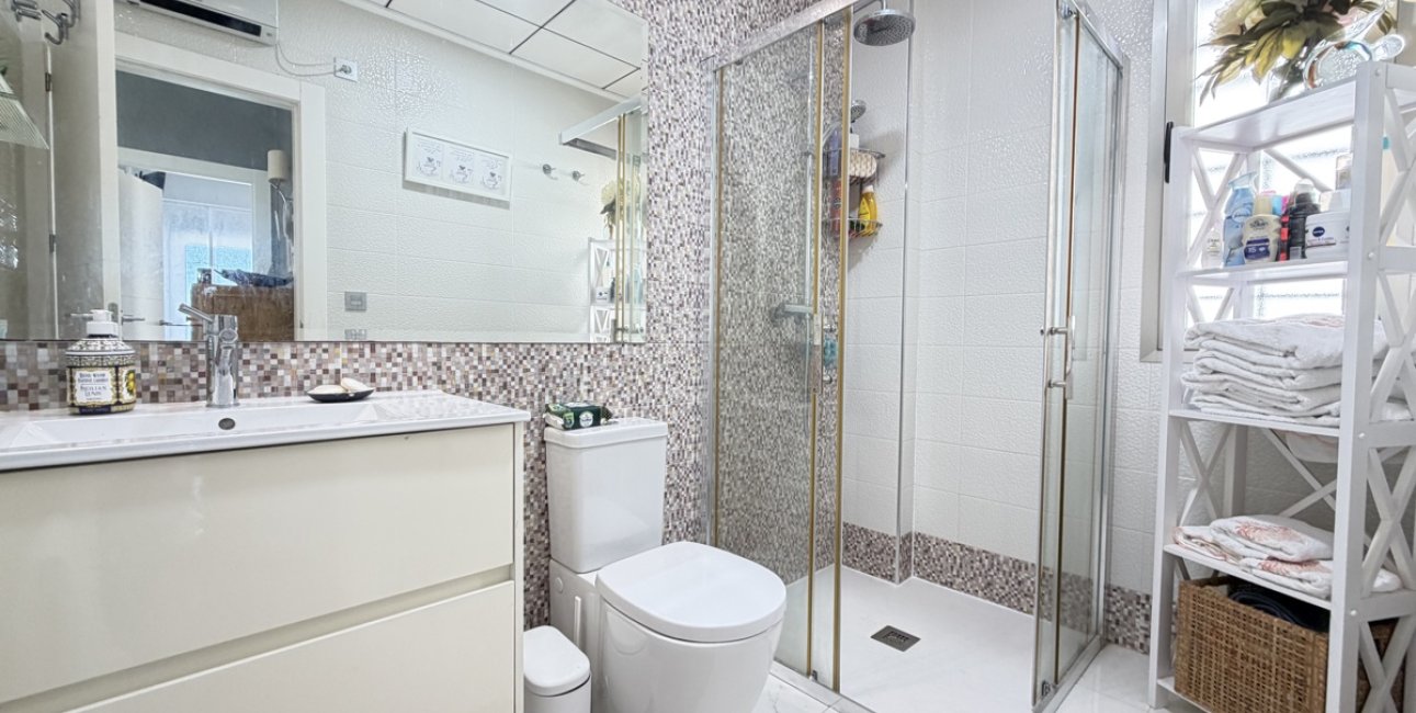 Resale - Villa -
Orihuela Costa - Villamartin