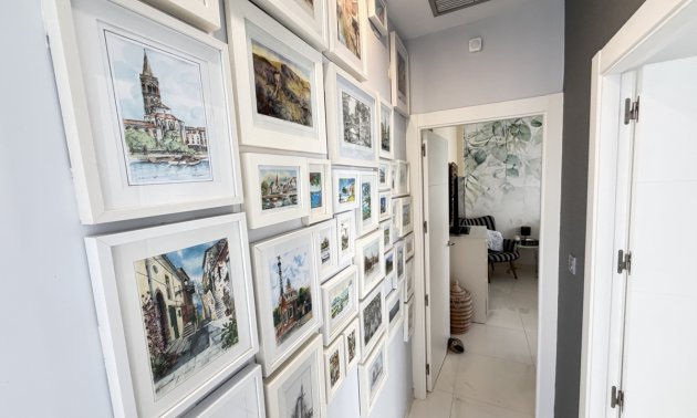 Resale - Villa -
Orihuela Costa - Villamartin