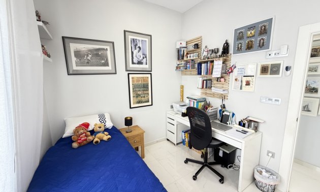 Resale - Villa -
Orihuela Costa - Villamartin