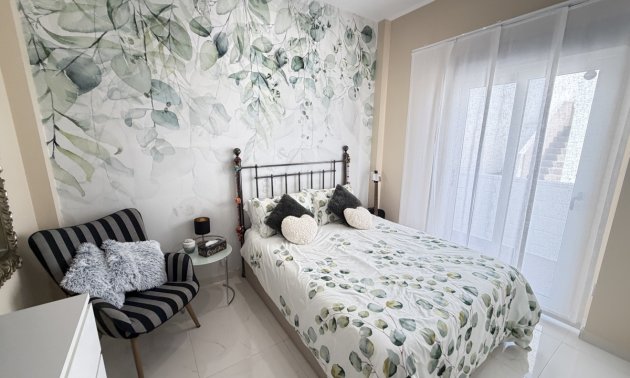 Resale - Villa -
Orihuela Costa - Villamartin