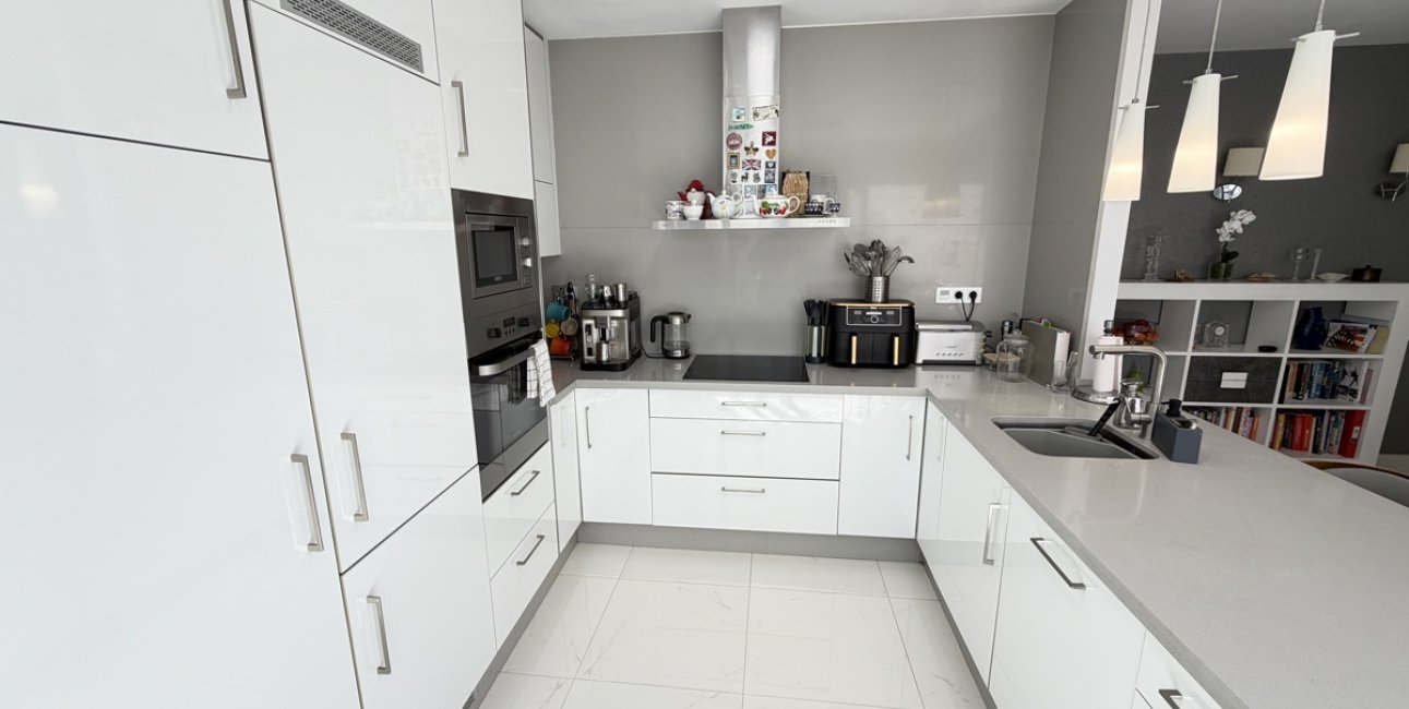 Resale - Villa -
Orihuela Costa - Villamartin