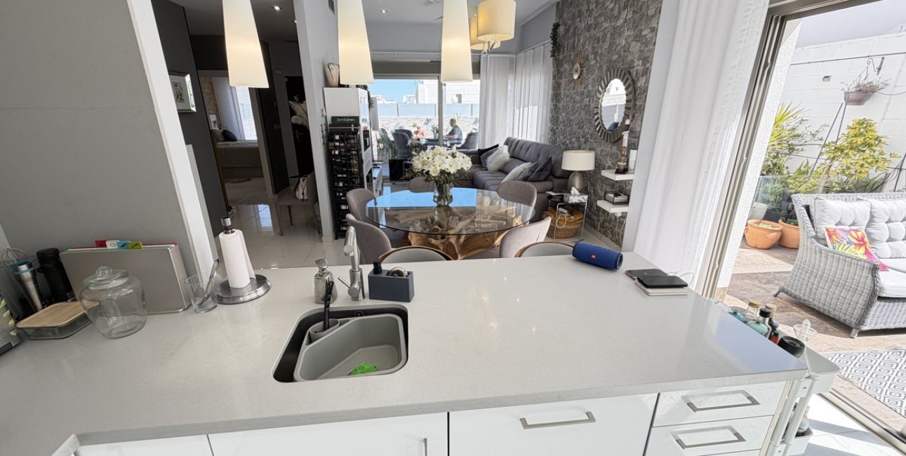 Resale - Villa -
Orihuela Costa - Villamartin