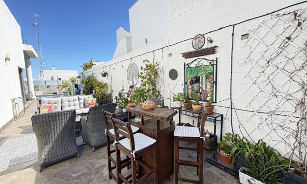 Resale - Villa -
Orihuela Costa - Villamartin