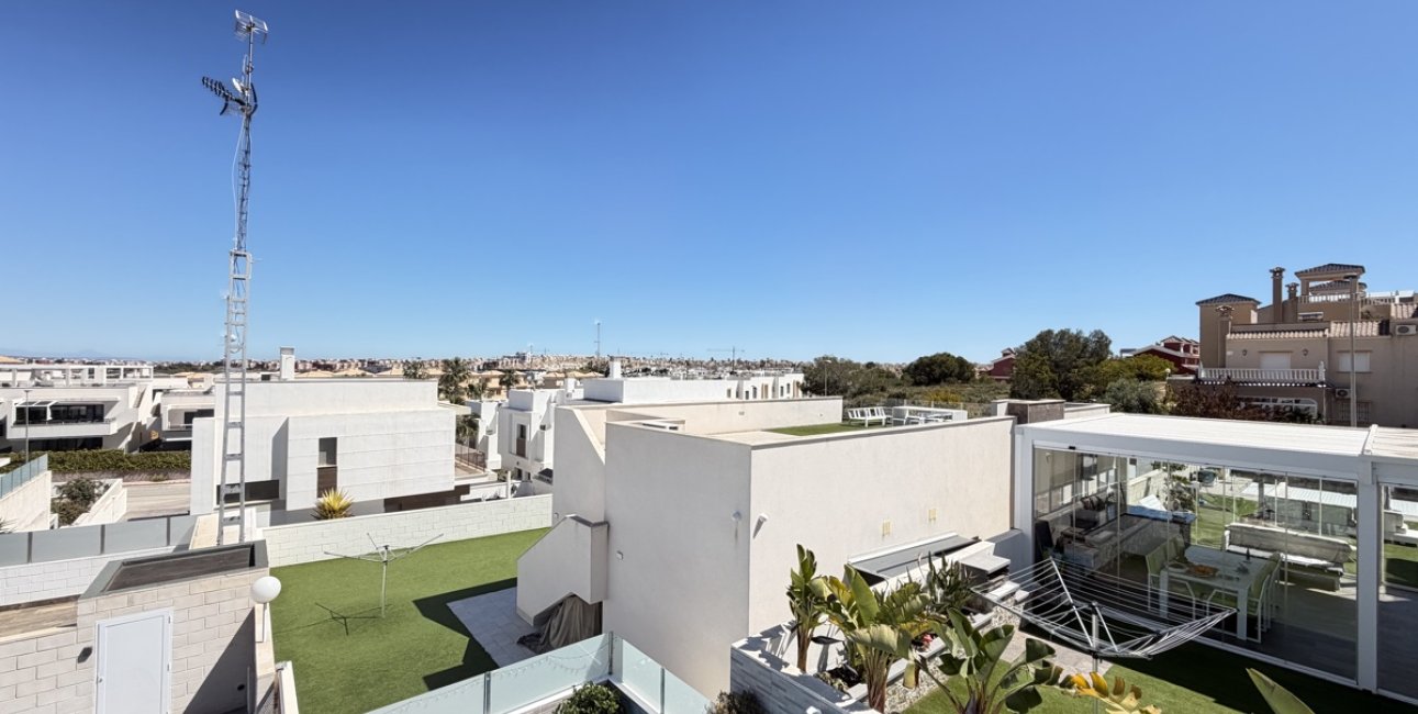 Resale - Villa -
Orihuela Costa - Villamartin