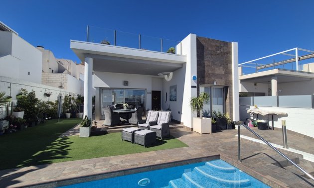 Resale - Villa -
Orihuela Costa - Villamartin