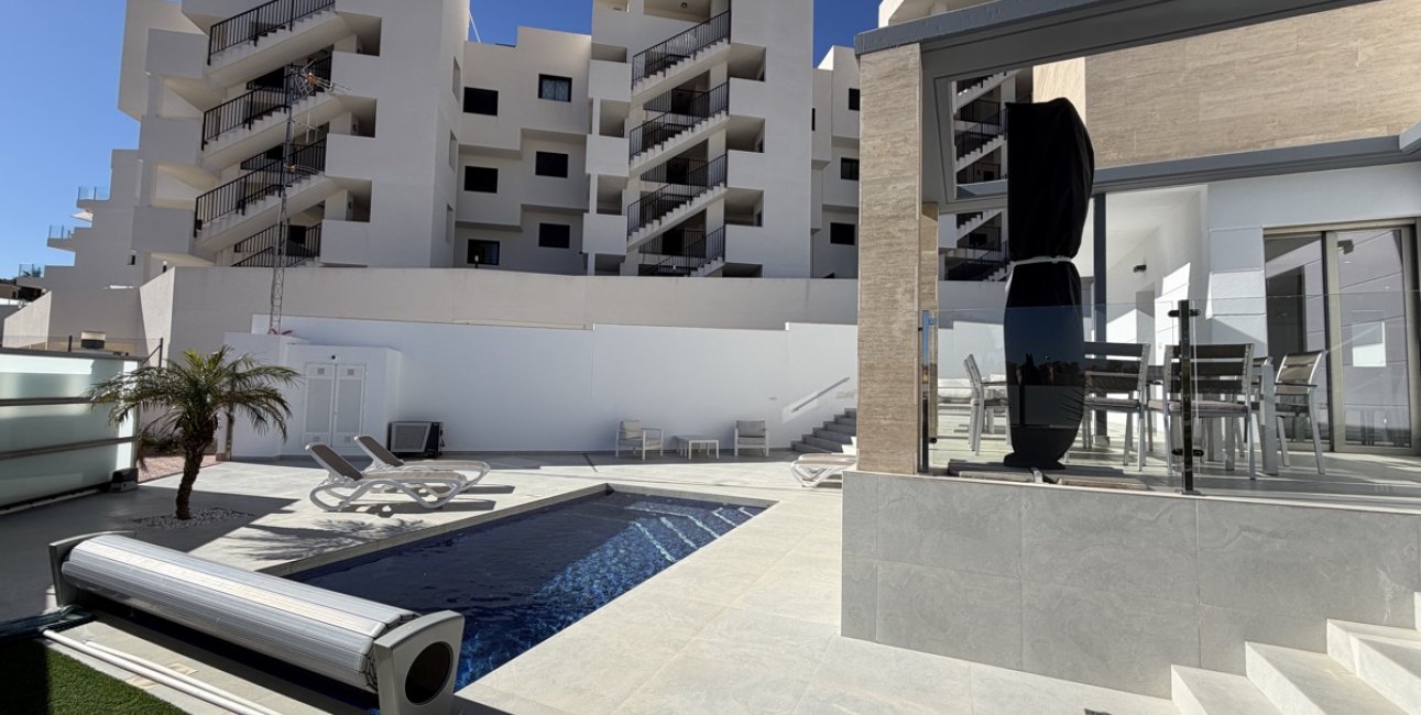 Resale - Villa -
Orihuela Costa - Villamartin