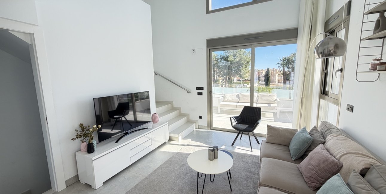 Resale - Villa -
Orihuela Costa - Villamartin