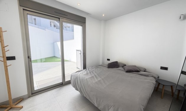 Resale - Villa -
Orihuela Costa - Villamartin
