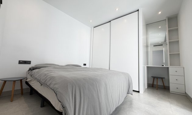 Resale - Villa -
Orihuela Costa - Villamartin