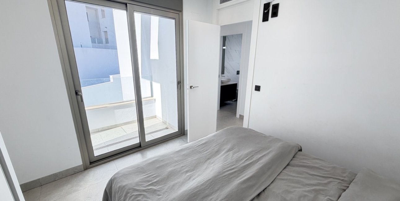 Resale - Villa -
Orihuela Costa - Villamartin