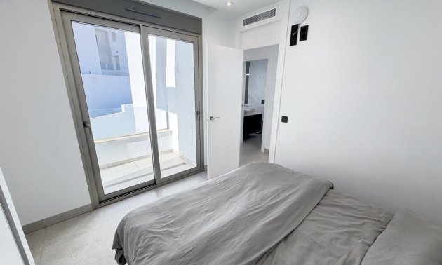 Resale - Villa -
Orihuela Costa - Villamartin
