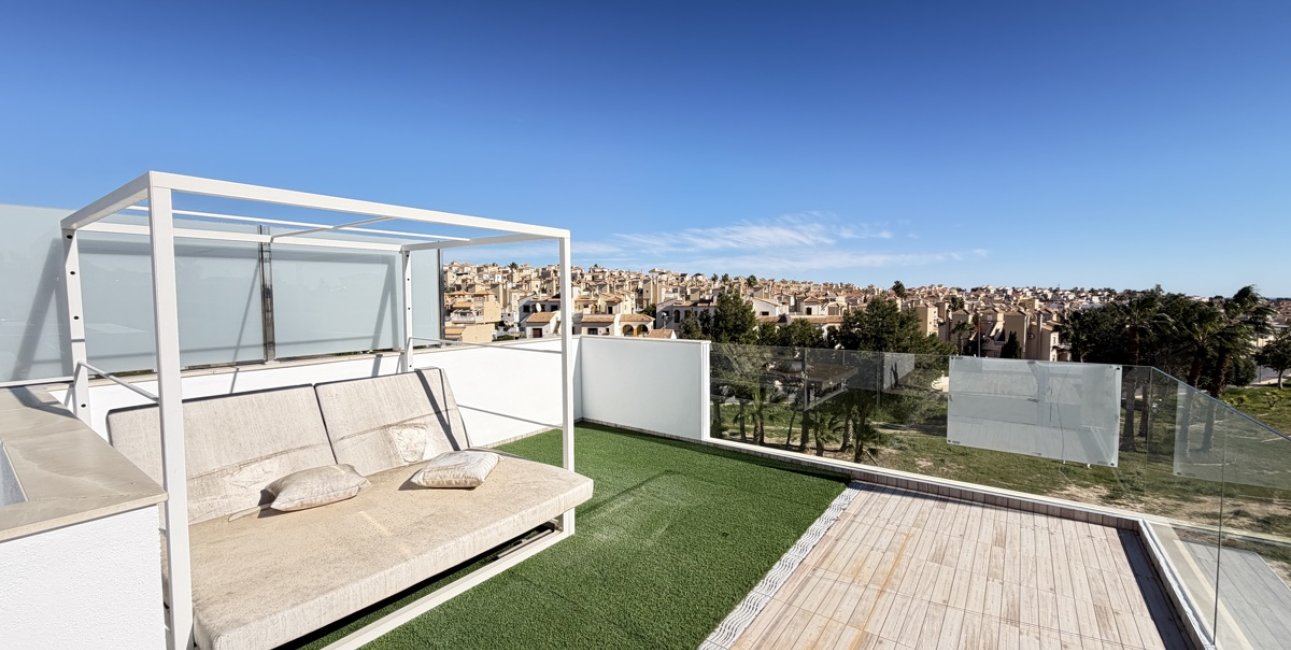 Resale - Villa -
Orihuela Costa - Villamartin