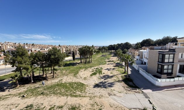 Resale - Villa -
Orihuela Costa - Villamartin