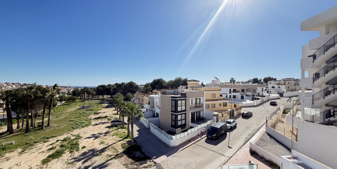 Resale - Villa -
Orihuela Costa - Villamartin