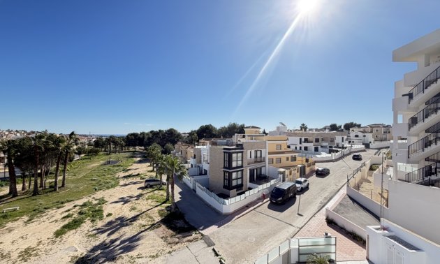 Resale - Villa -
Orihuela Costa - Villamartin