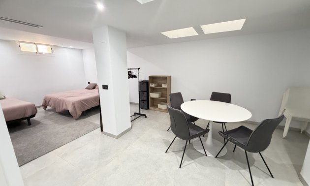 Resale - Villa -
Orihuela Costa - Villamartin