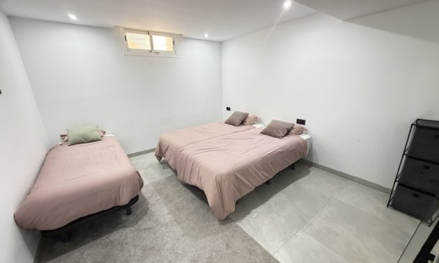 Resale - Villa -
Orihuela Costa - Villamartin