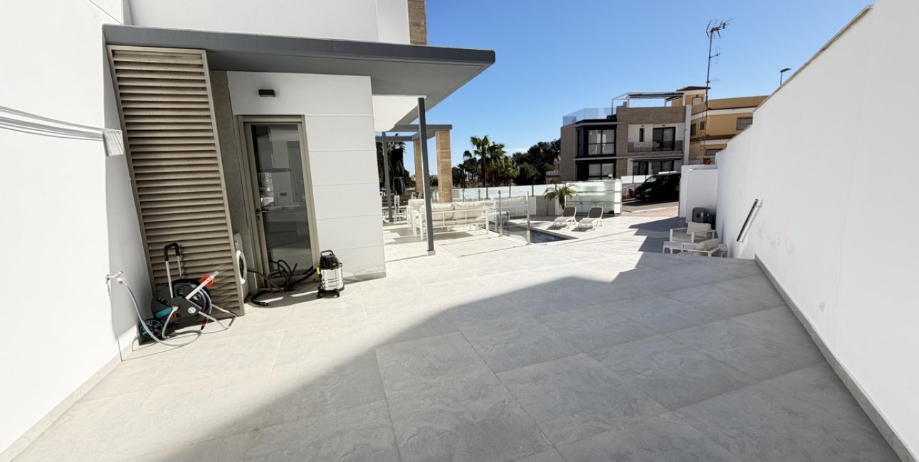 Resale - Villa -
Orihuela Costa - Villamartin