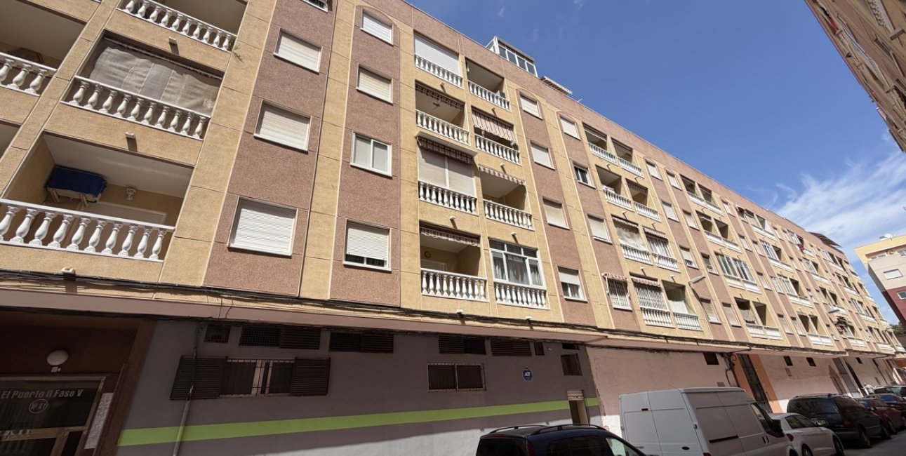 Resale - Apartment / flat -
Torrevieja - Torrevieja - Centre