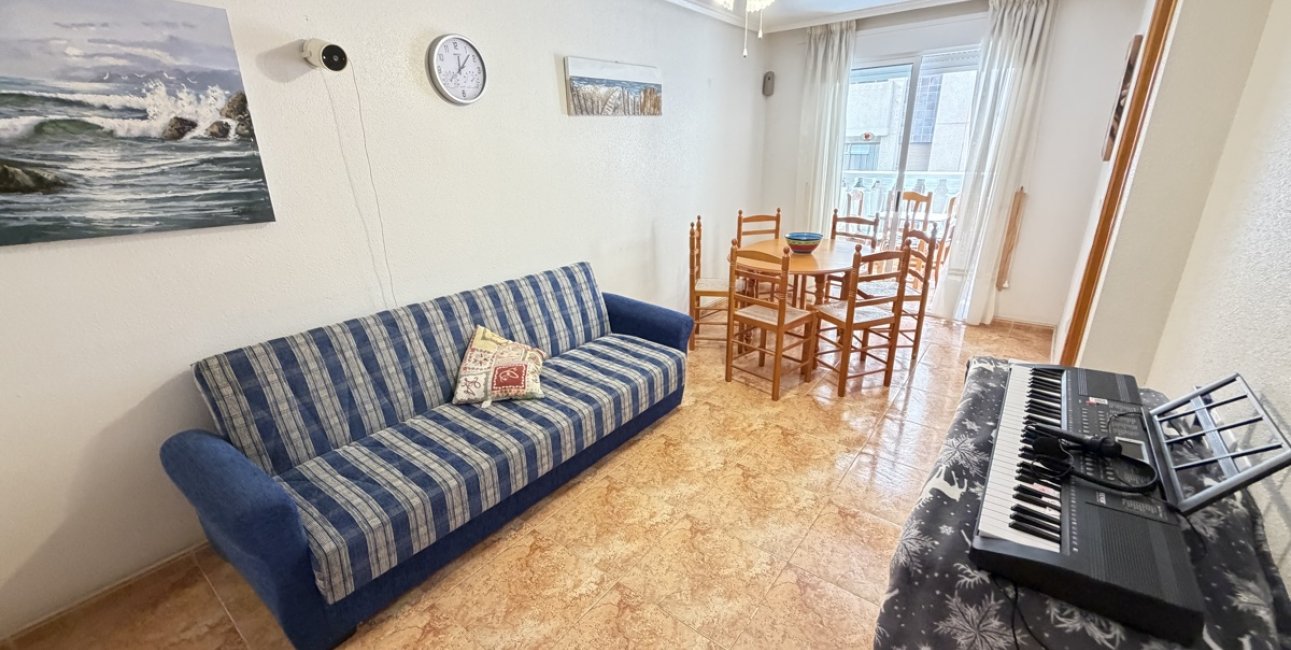 Resale - Apartment / flat -
Torrevieja - Torrevieja - Centre