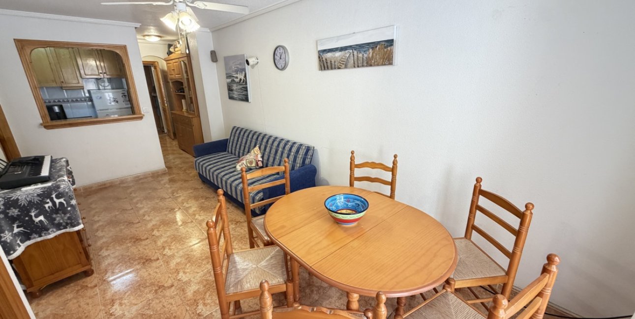 Resale - Apartment / flat -
Torrevieja - Torrevieja - Centre