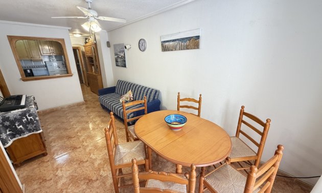 Resale - Apartment / flat -
Torrevieja - Torrevieja - Centre