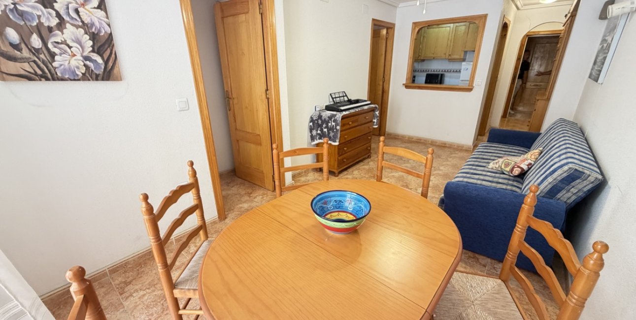 Resale - Apartment / flat -
Torrevieja - Torrevieja - Centre