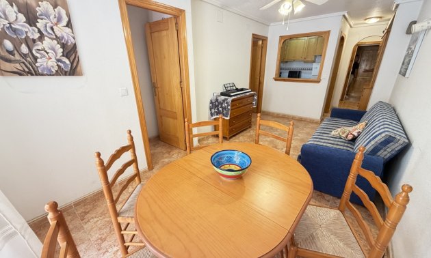 Resale - Apartment / flat -
Torrevieja - Torrevieja - Centre