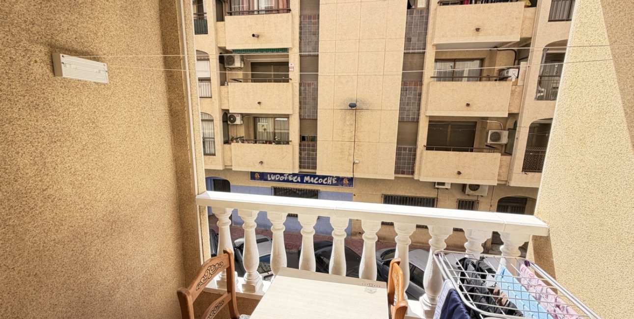 Resale - Apartment / flat -
Torrevieja - Torrevieja - Centre