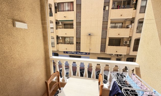 Resale - Apartment / flat -
Torrevieja - Torrevieja - Centre