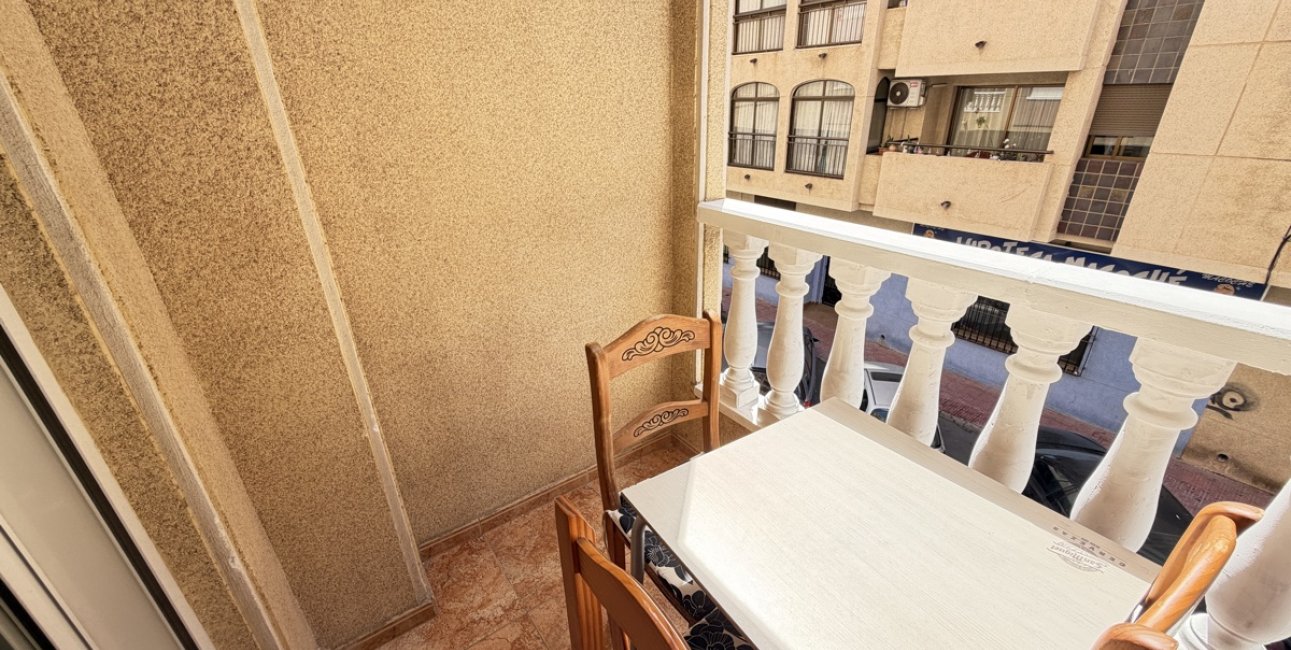 Resale - Apartment / flat -
Torrevieja - Torrevieja - Centre